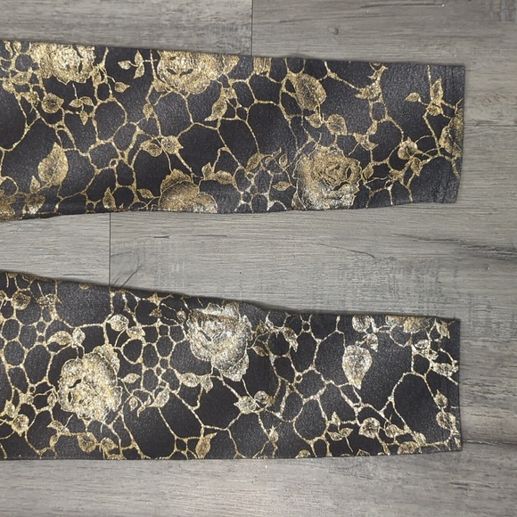 Yelete Leg Wear - Picture 4 of 5